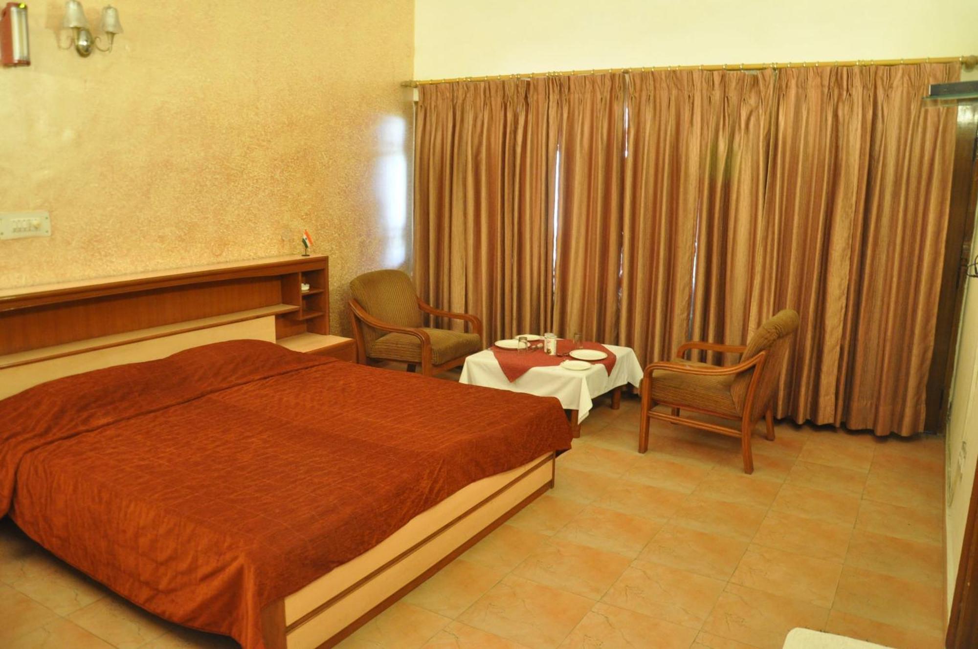 Karna Lake Tourist Resort Karnāl Dış mekan fotoğraf